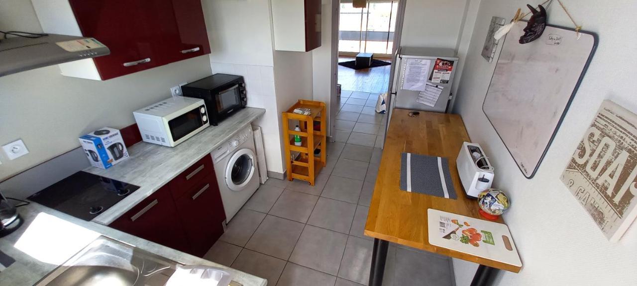 La Dolce Vita -T2 52M2- Dernier Etage- Terrasse-Parking-Wifi Fibre Appartement Tarbes Buitenkant foto