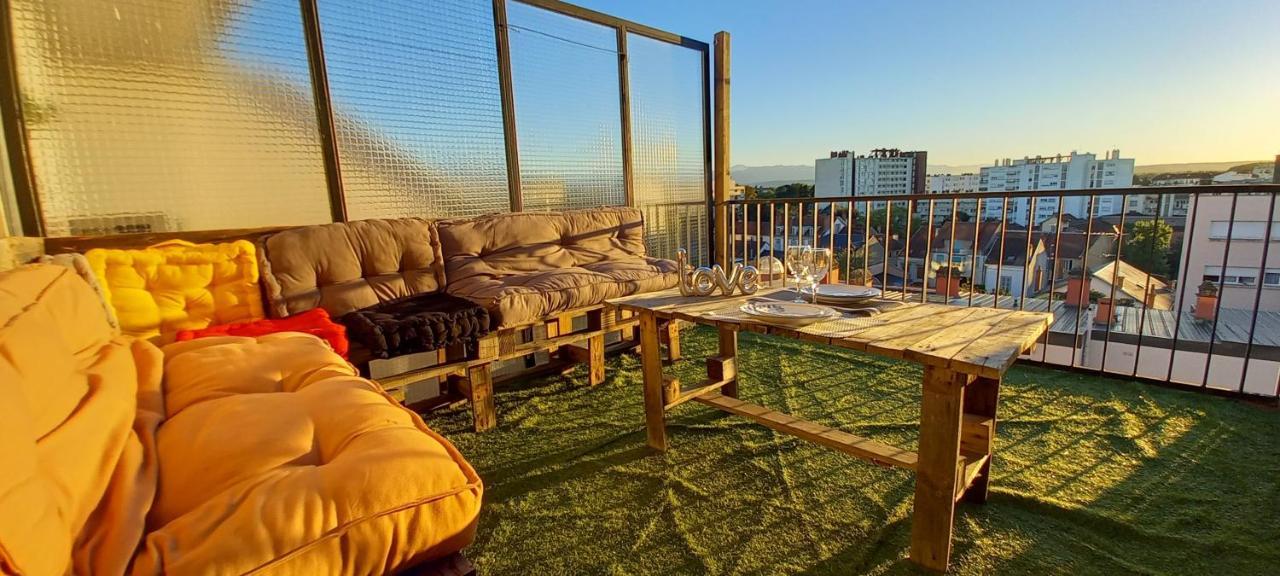 La Dolce Vita -T2 52M2- Dernier Etage- Terrasse-Parking-Wifi Fibre Appartement Tarbes Buitenkant foto