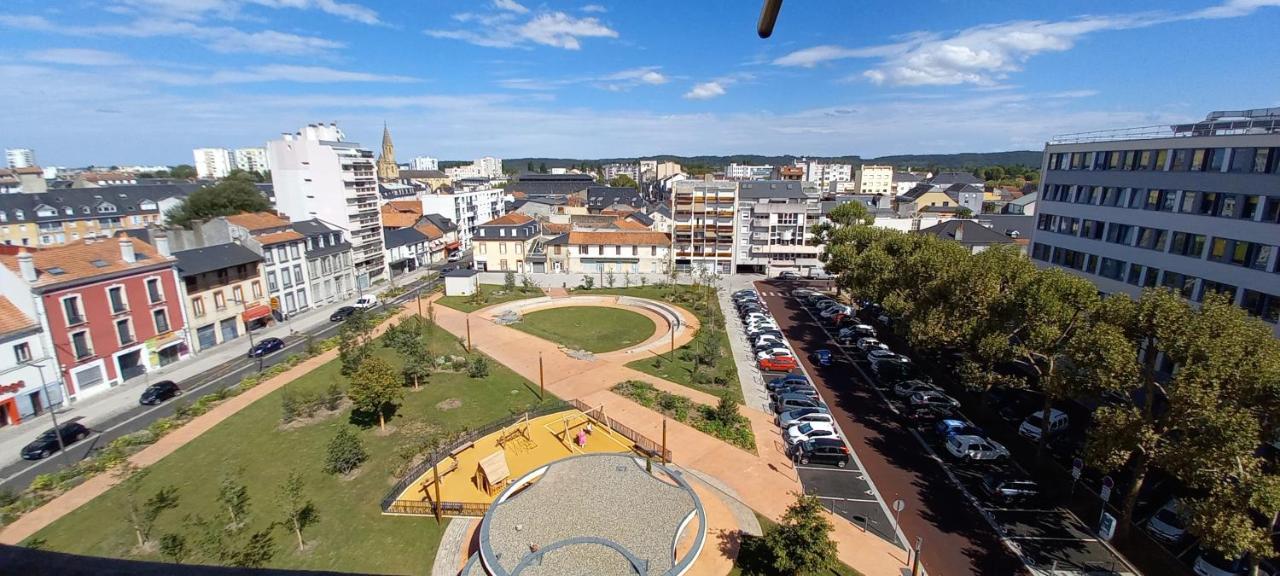 La Dolce Vita -T2 52M2- Dernier Etage- Terrasse-Parking-Wifi Fibre Appartement Tarbes Buitenkant foto