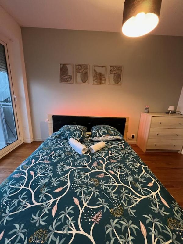 La Dolce Vita -T2 52M2- Dernier Etage- Terrasse-Parking-Wifi Fibre Appartement Tarbes Buitenkant foto