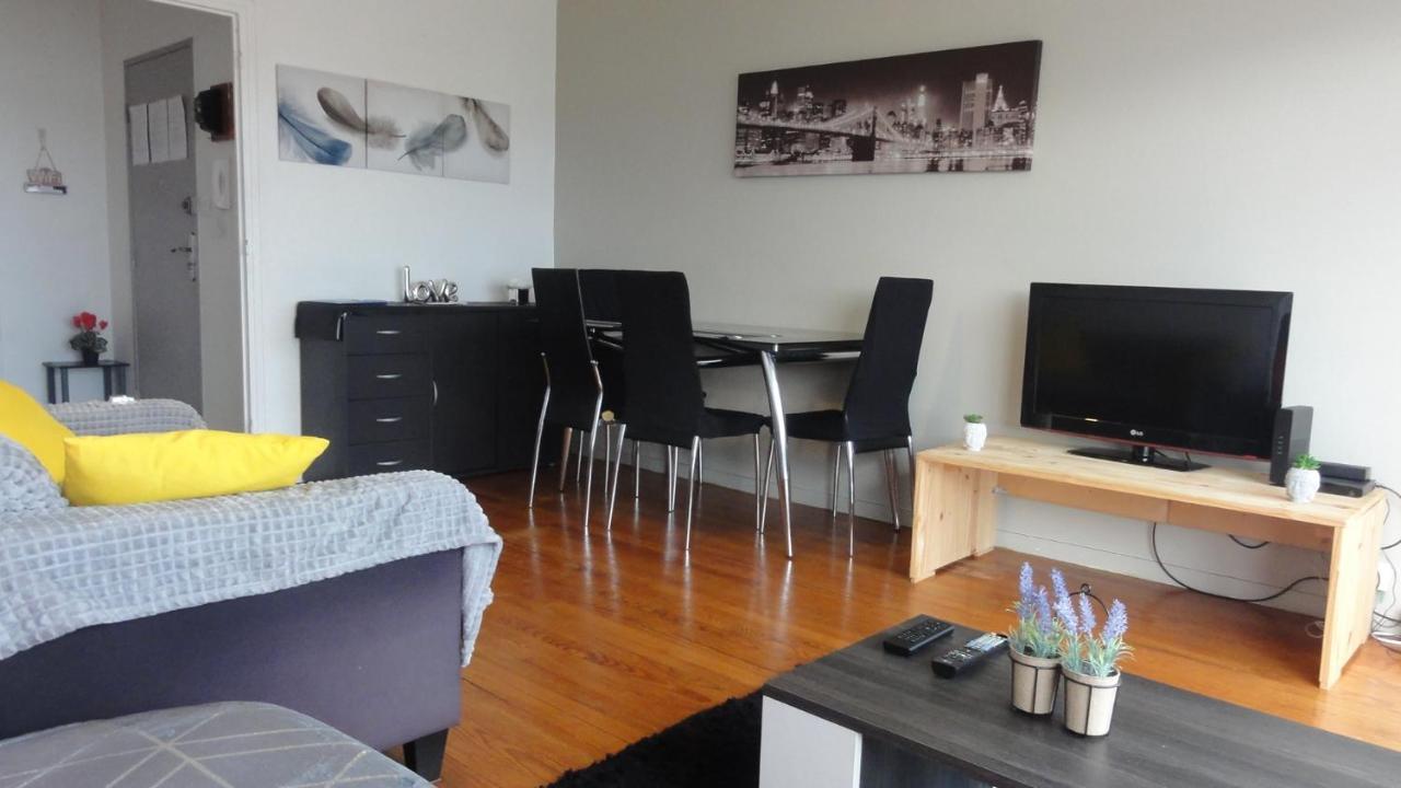La Dolce Vita -T2 52M2- Dernier Etage- Terrasse-Parking-Wifi Fibre Appartement Tarbes Buitenkant foto